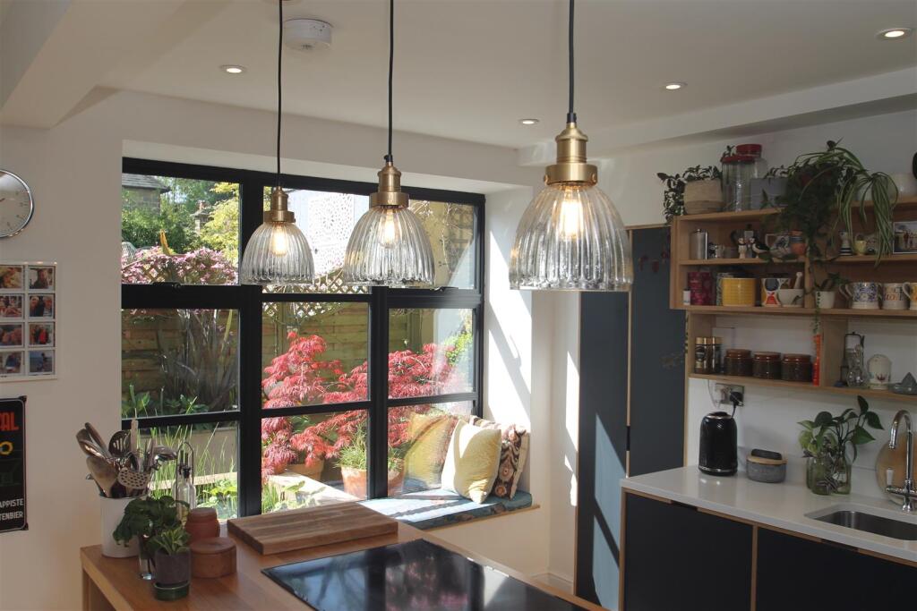 kitchen lighting.JPG