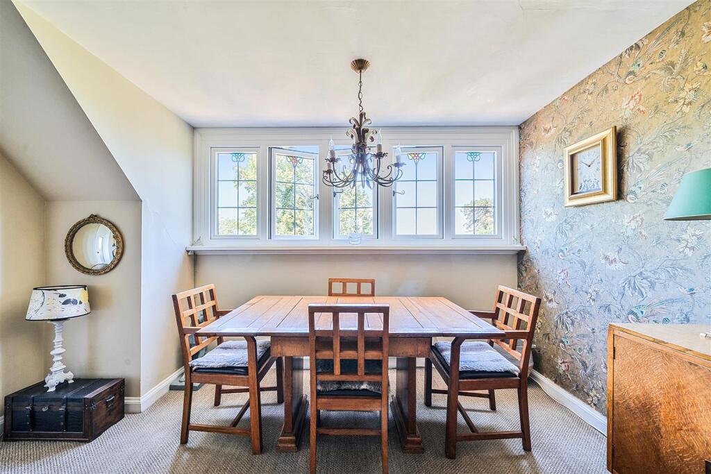 Dining Area.jpg