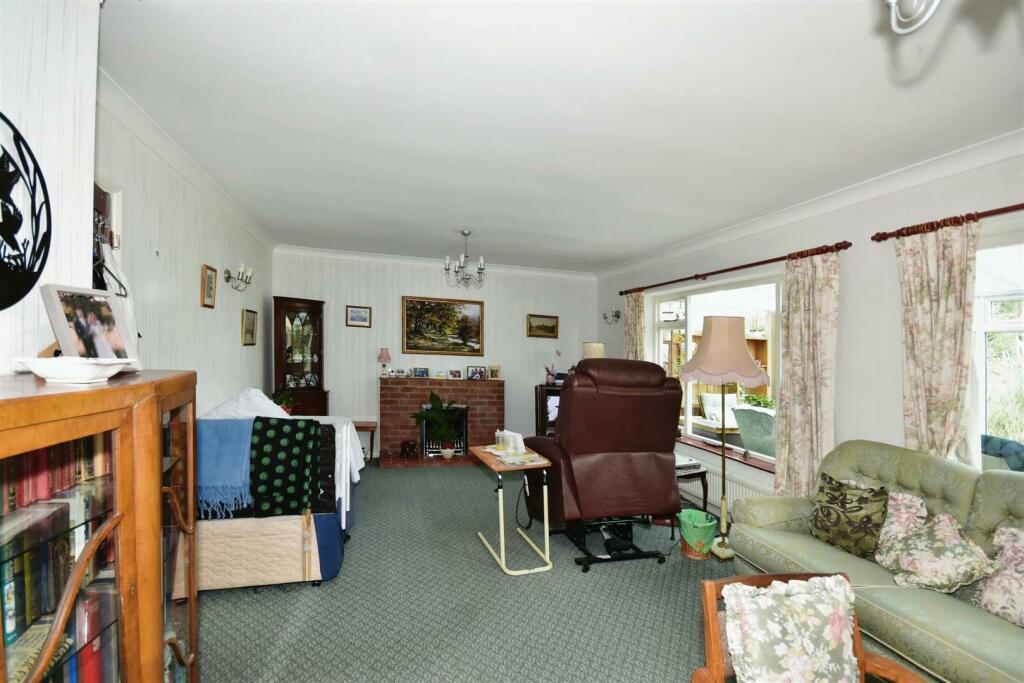 3376fb8e-Lounge.JPG