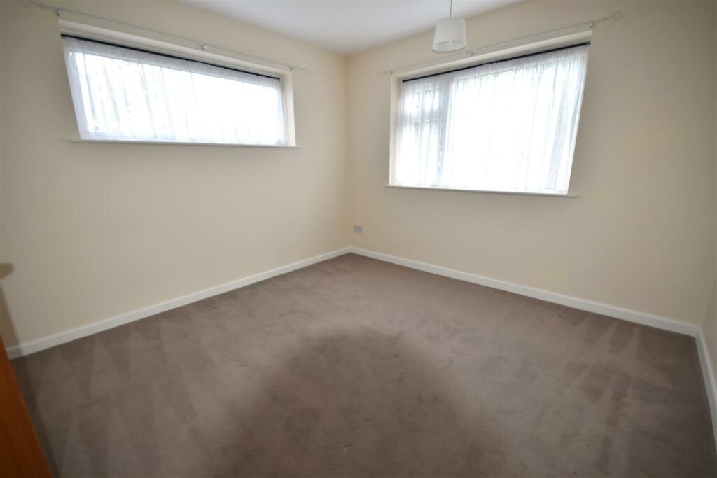 bedroom one.JPG