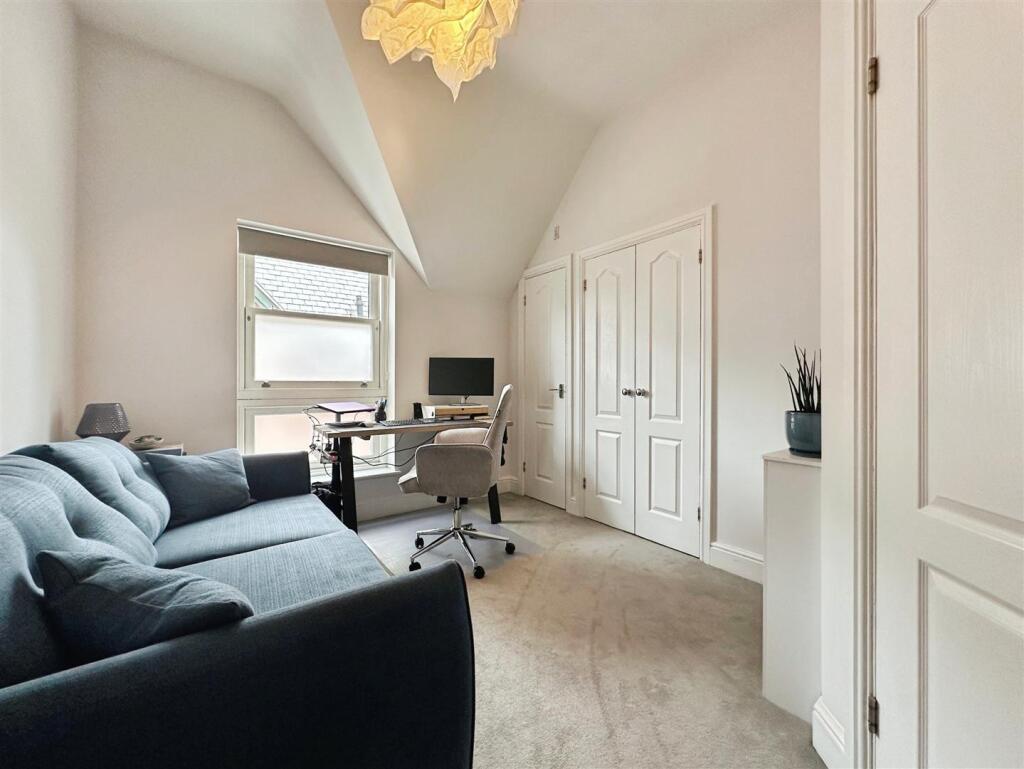 37ca67e1--48BD-A03B-18A66243DB95-20060-000005DF54D