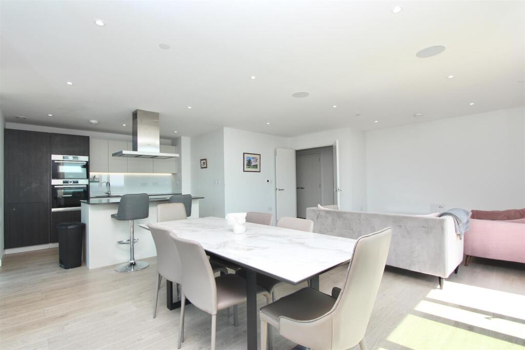 Sandpiper Building, N4