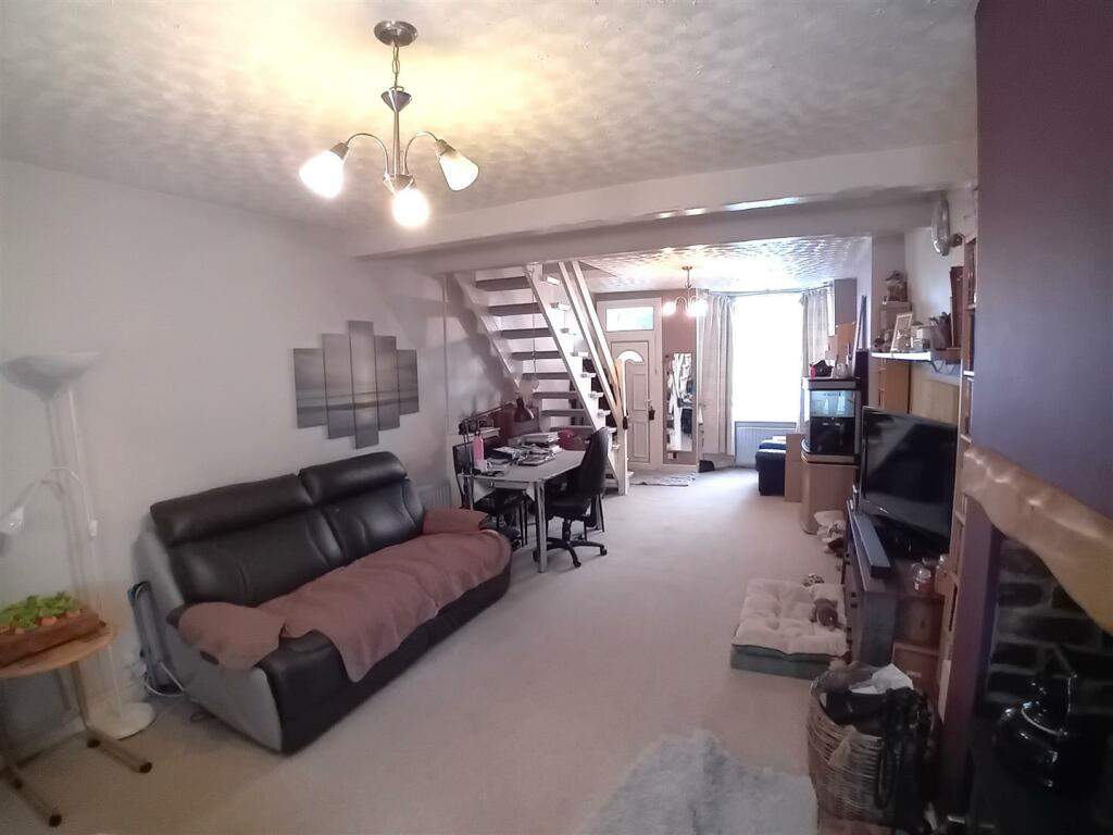 Living room/ Dining Room