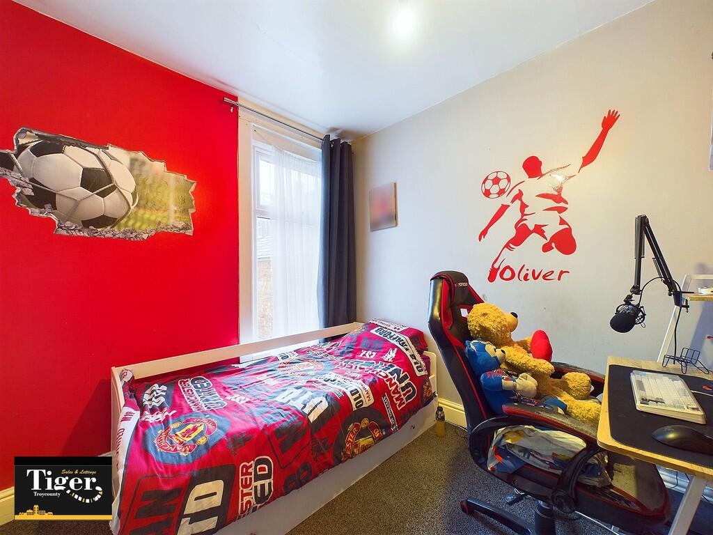 CAM02176G0-PR0483...