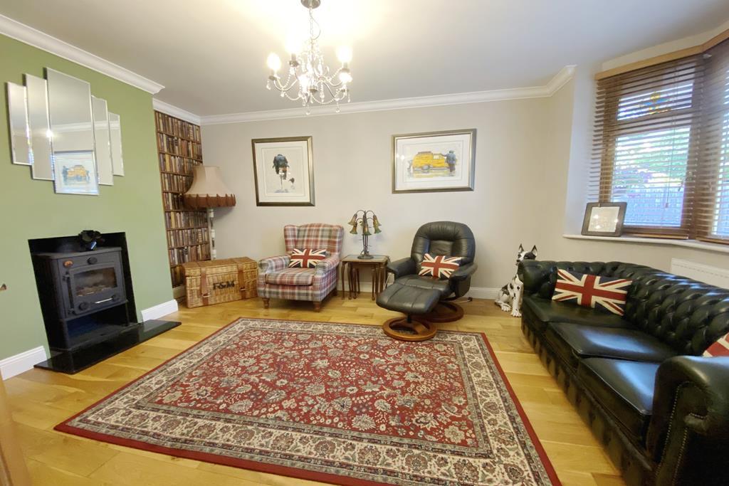 Lounge/Bedroom 4