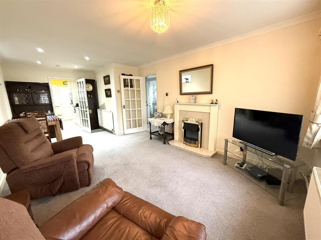 20 hawks lounge 3.jpeg