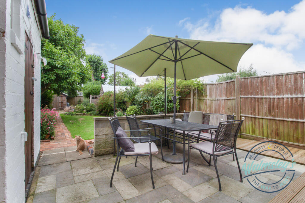 Patio area &amp; outhouses inc wc