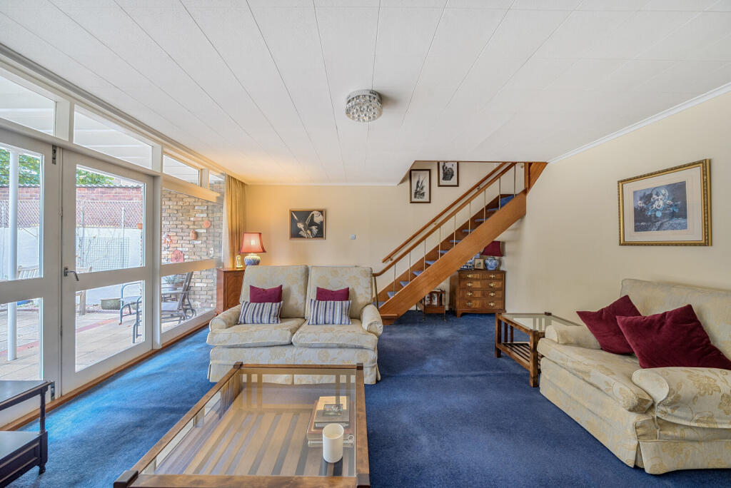 1371998-5-68f8f8a...