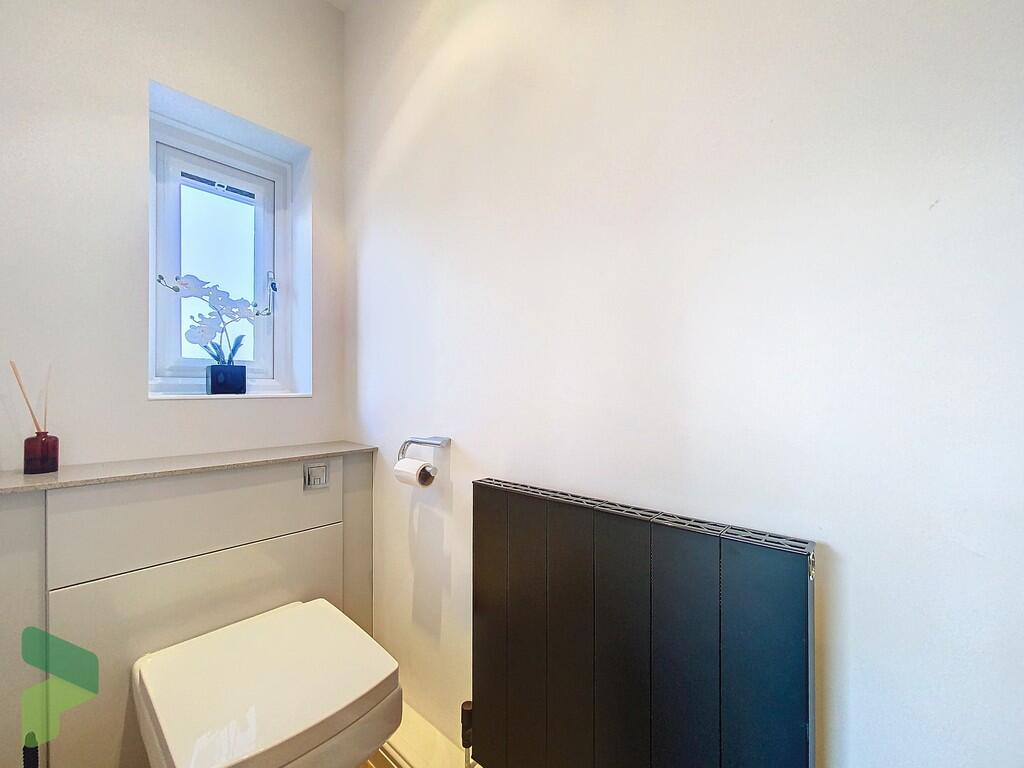 Cloakroom / WC