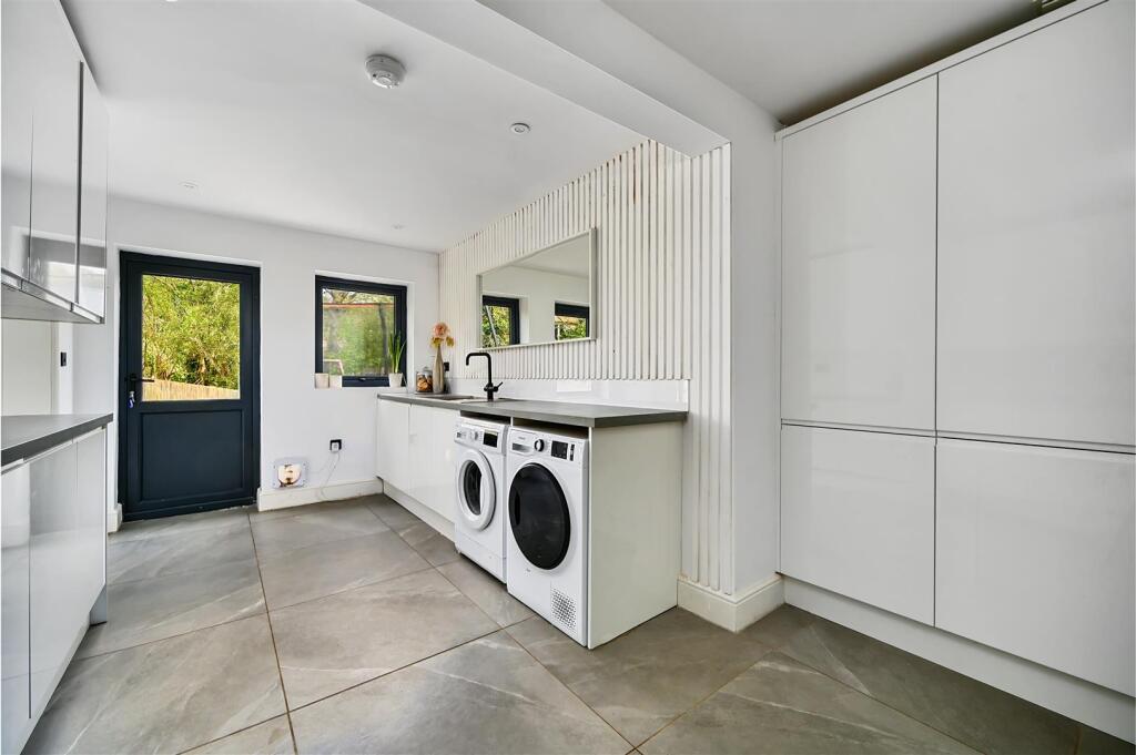 2 THE RUSSETTS - TN377FA (20).jpg