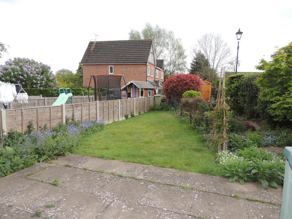 GARDEN TO REAR