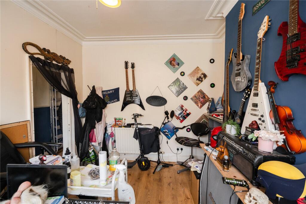 Living Room (2)