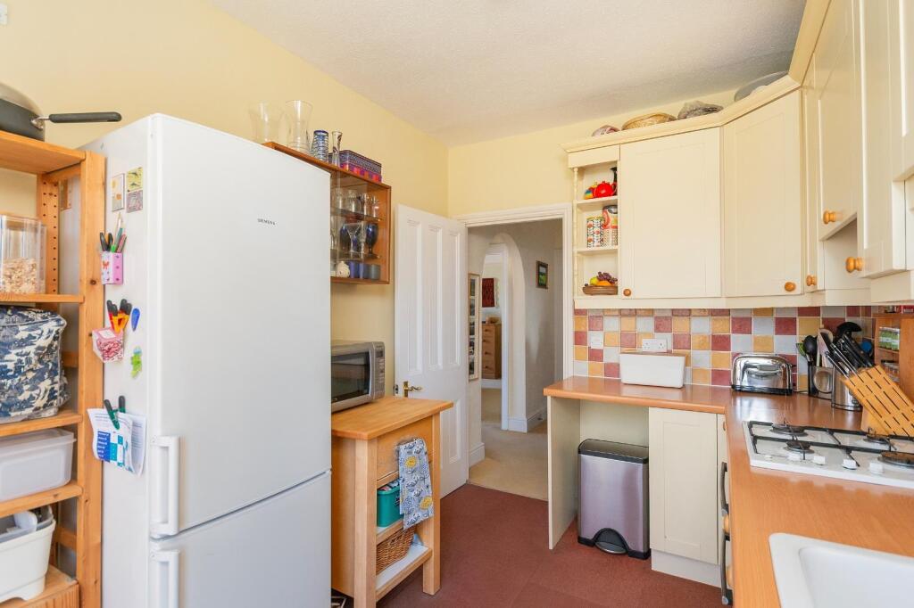 7F2R1RD - Kitchen A.jpg