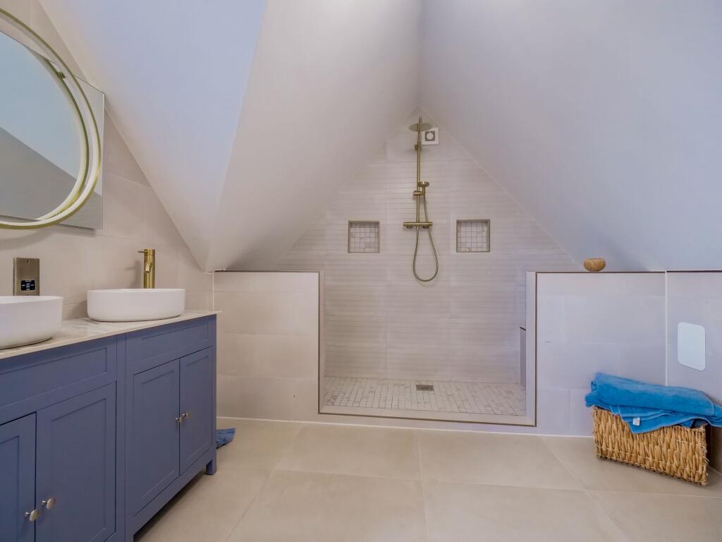 Ensuite - Bedroom 1