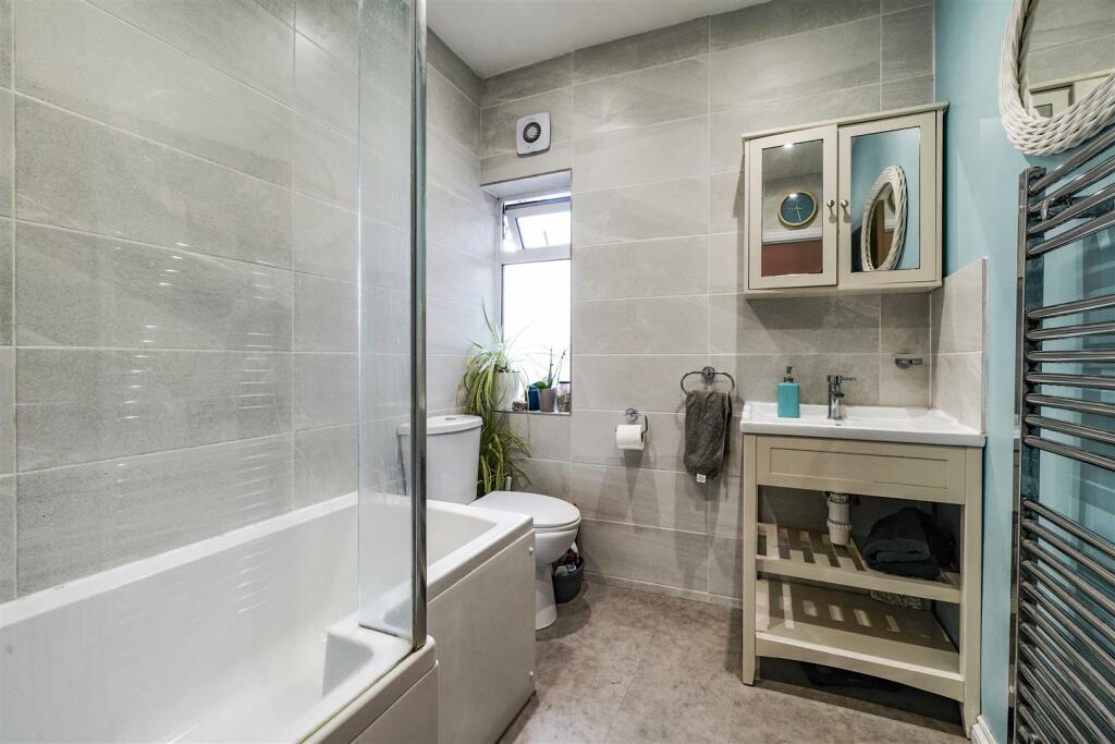 162A Tanfield Avenue - s488CQcSX3at1whif63L.jpg