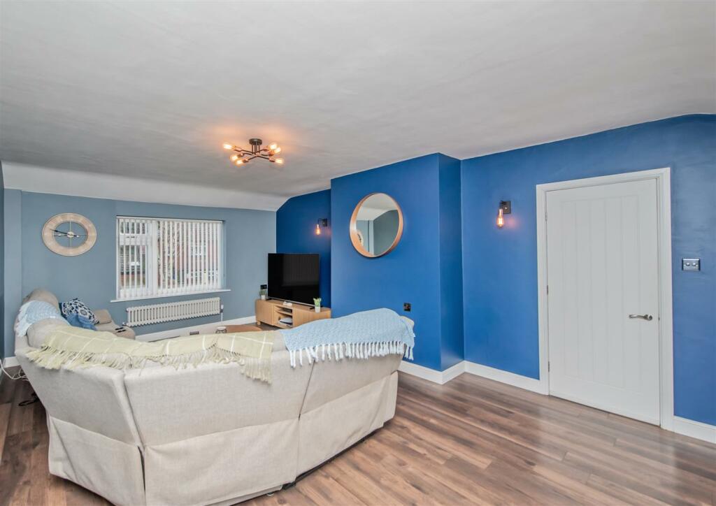 Living Room: