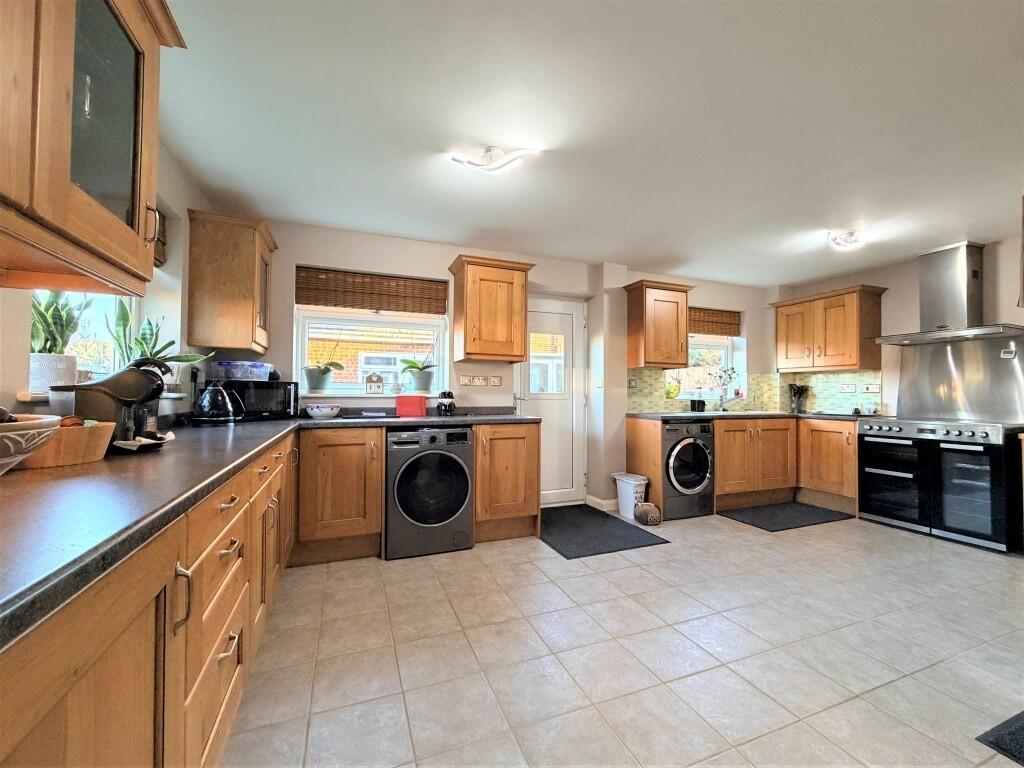 KITCHEN AND DININ...