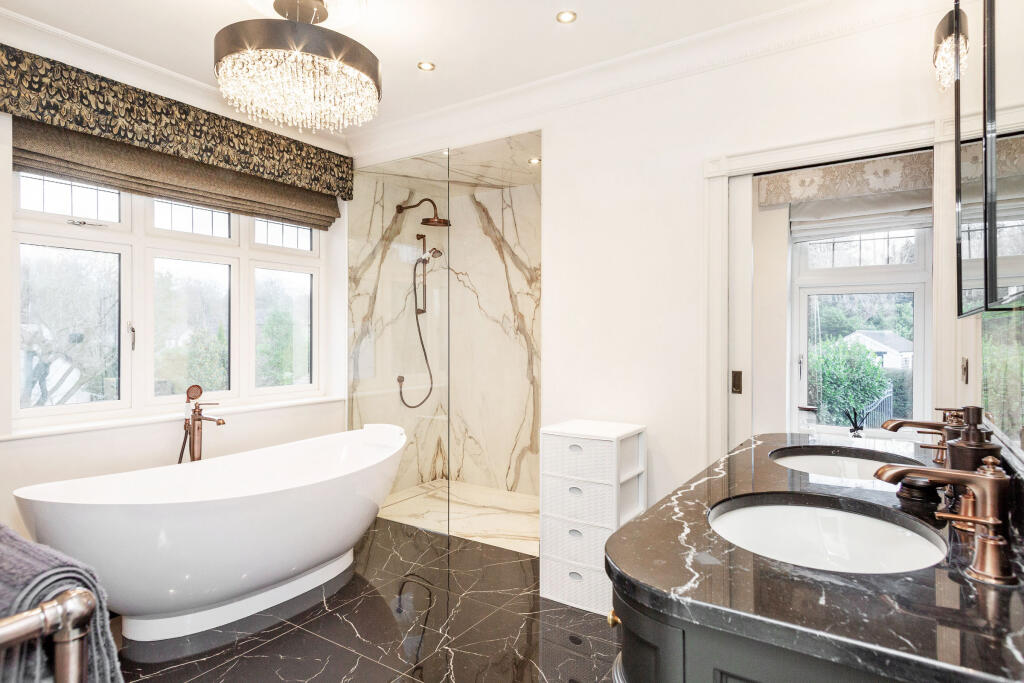 Master Ensuite