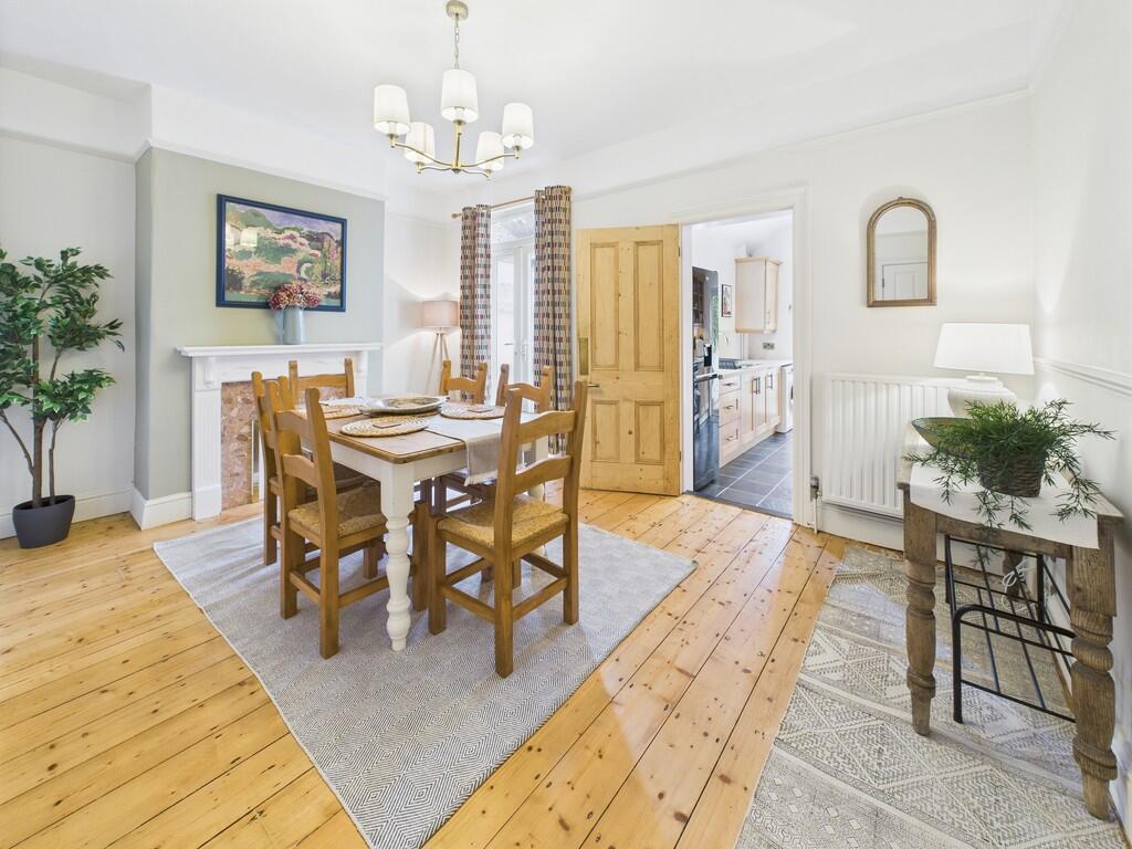 CAM02089G0-PR0495...