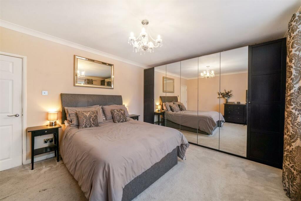9 Circle Court, Harrowdene Road - 1nE9cbAatnMQEyYi