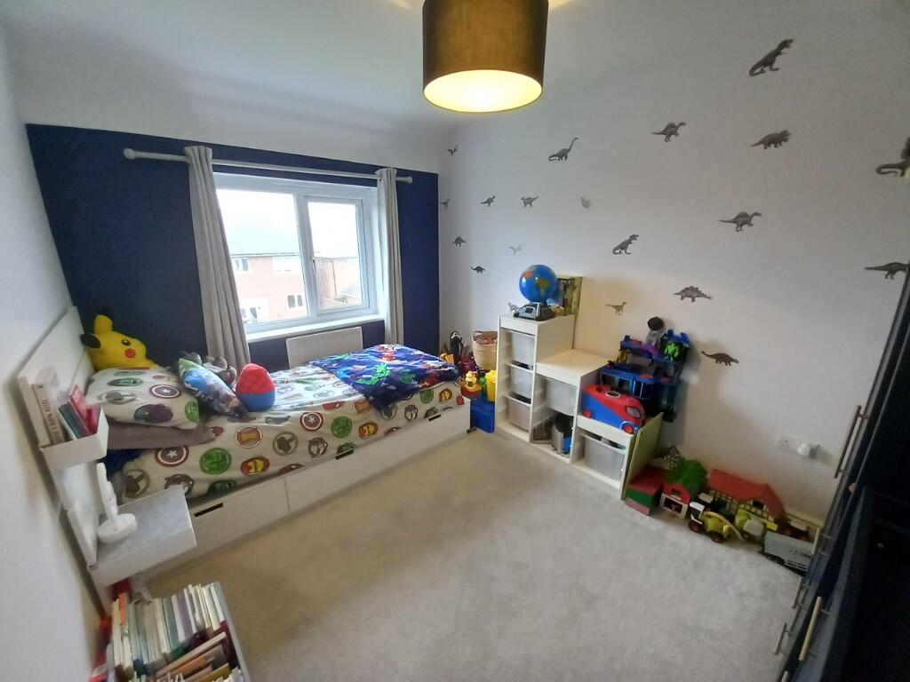 BEDROOM 2