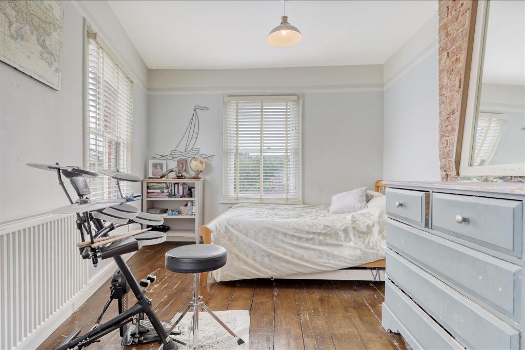 8v8a2396_5 copy 2.jpg