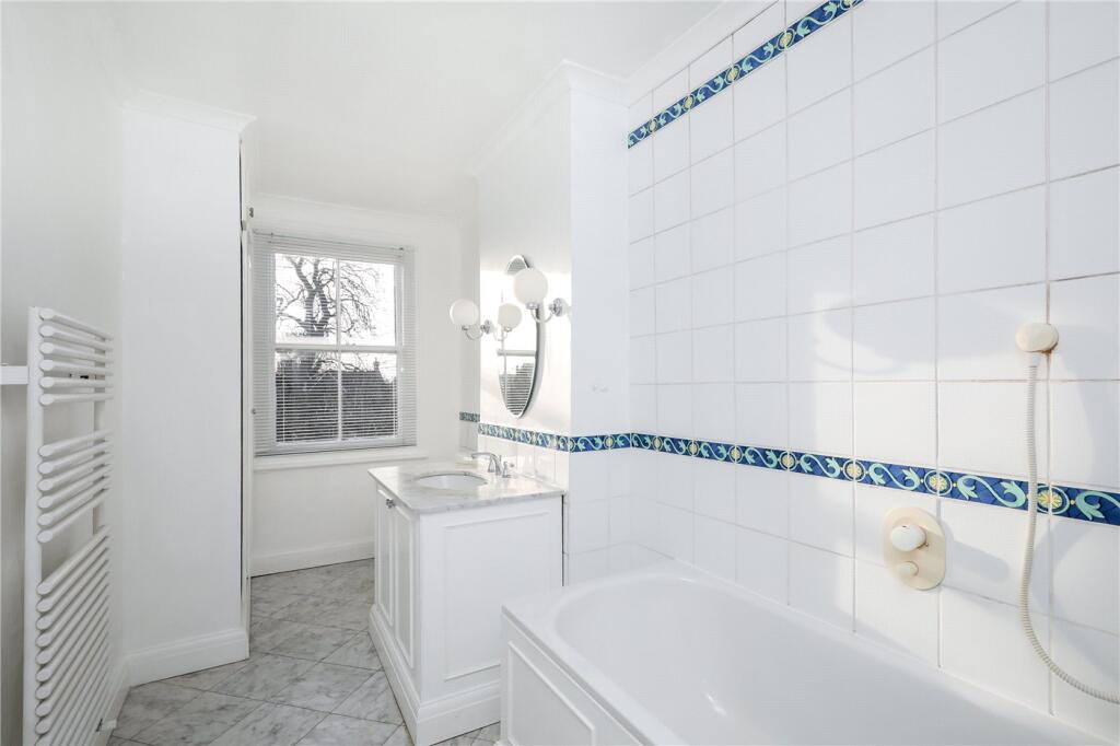 Grange Park, London, W5