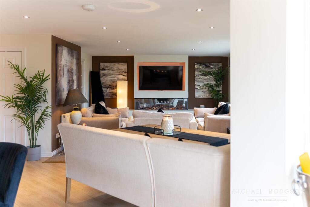 6, Normanby Court-27.jpg