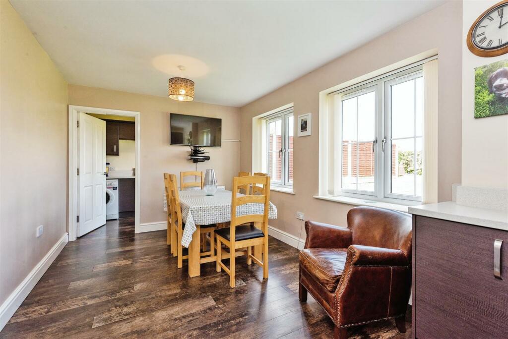 Kitchen dining room