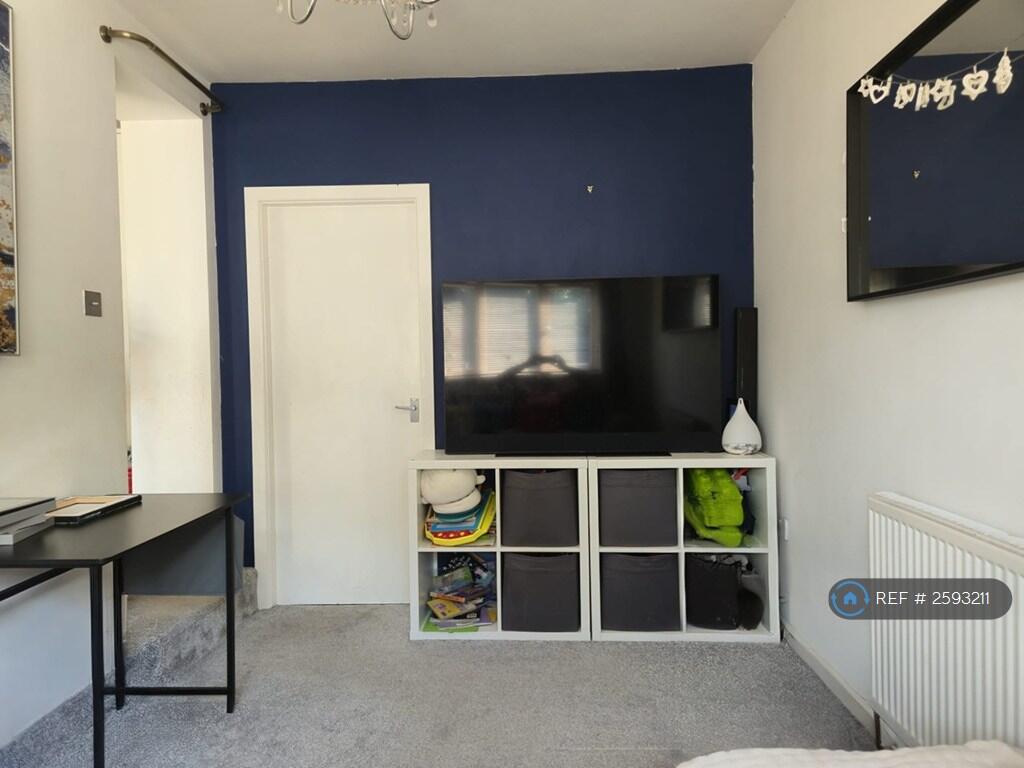 Snug/Dining Room