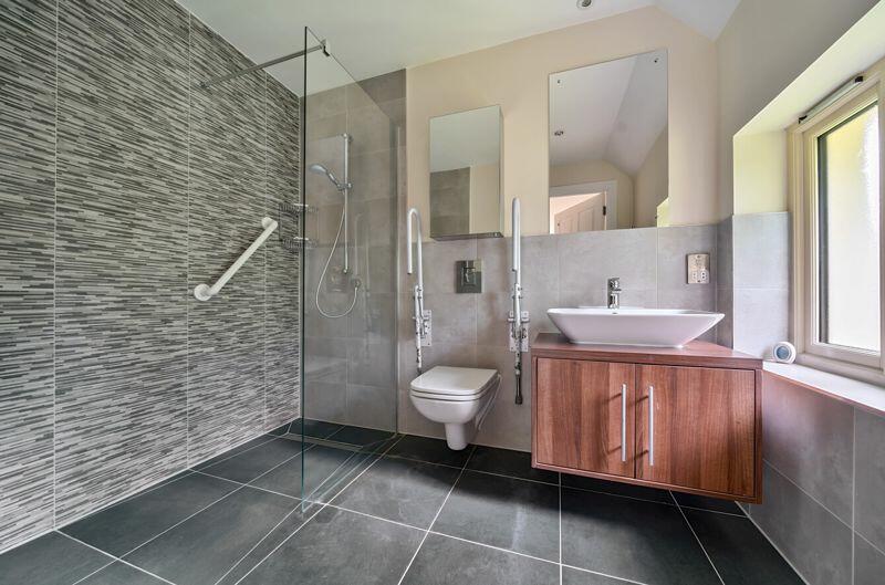 Ensuite shower room to master bedroom