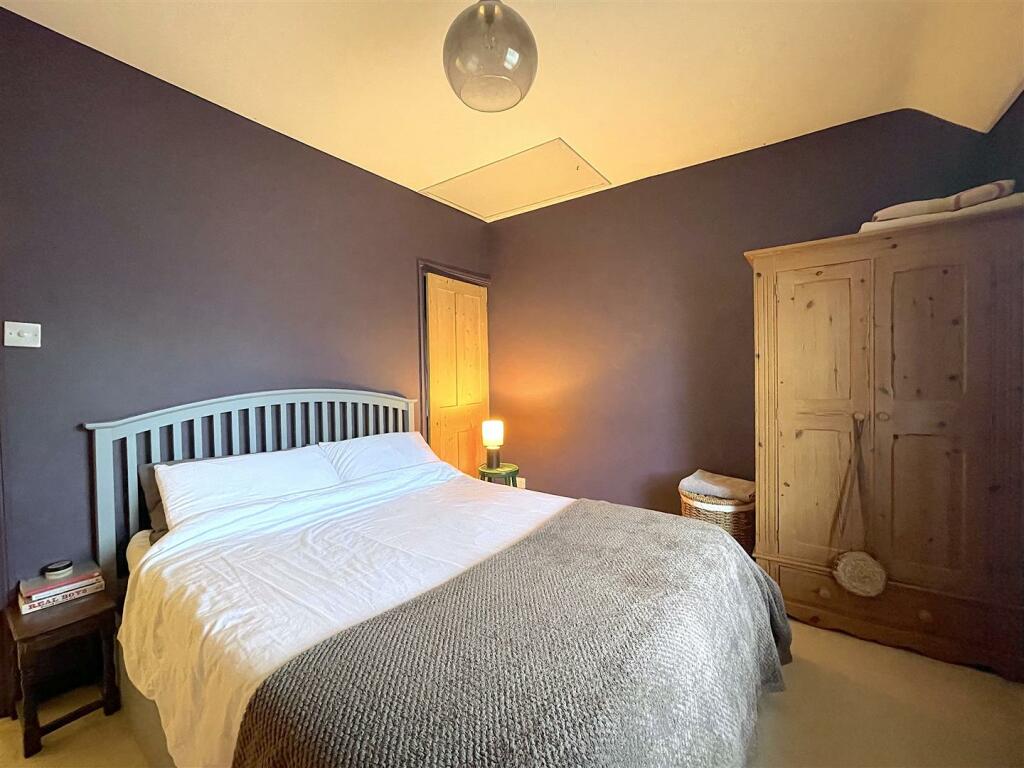 Bedroom One (2).jpeg