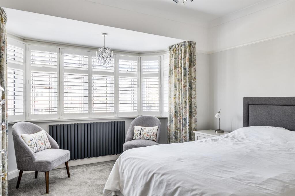 nice shot main bedroom.jpg