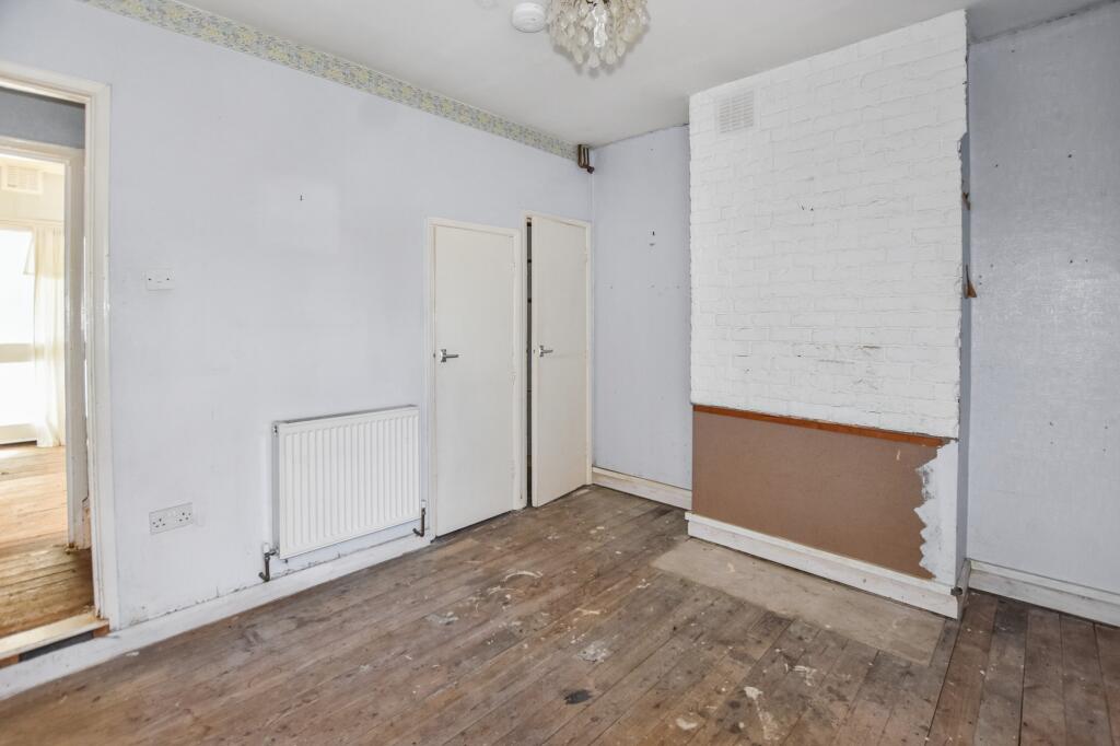 21 Athol Road, Erith, Kent, DA8 1PT