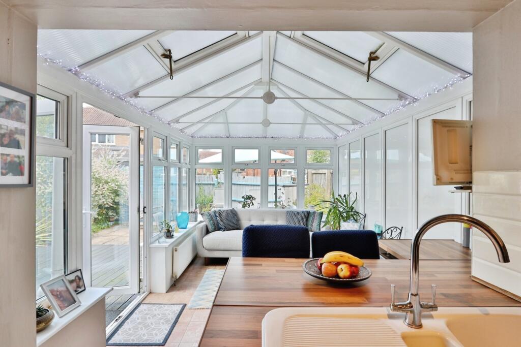 Kitchen/Conservatory