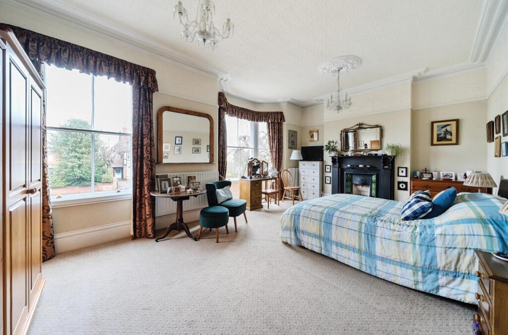 52 Hillmorton Road, Rugby