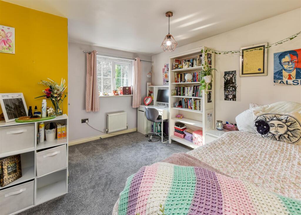 8 Oaklands-Bedroom 3.jpg