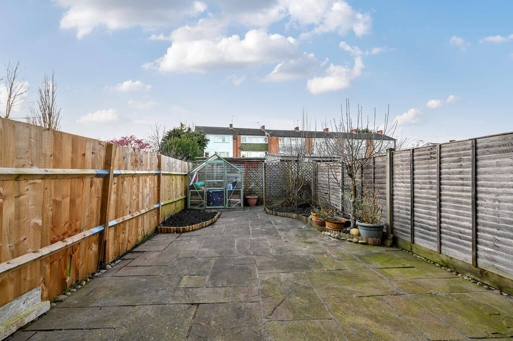 38 Ryecroft Garde...