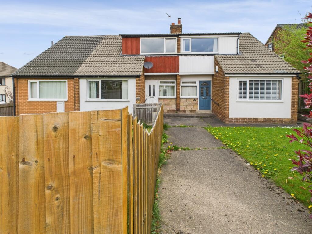 CAM04233G0-PR0019-STILL041