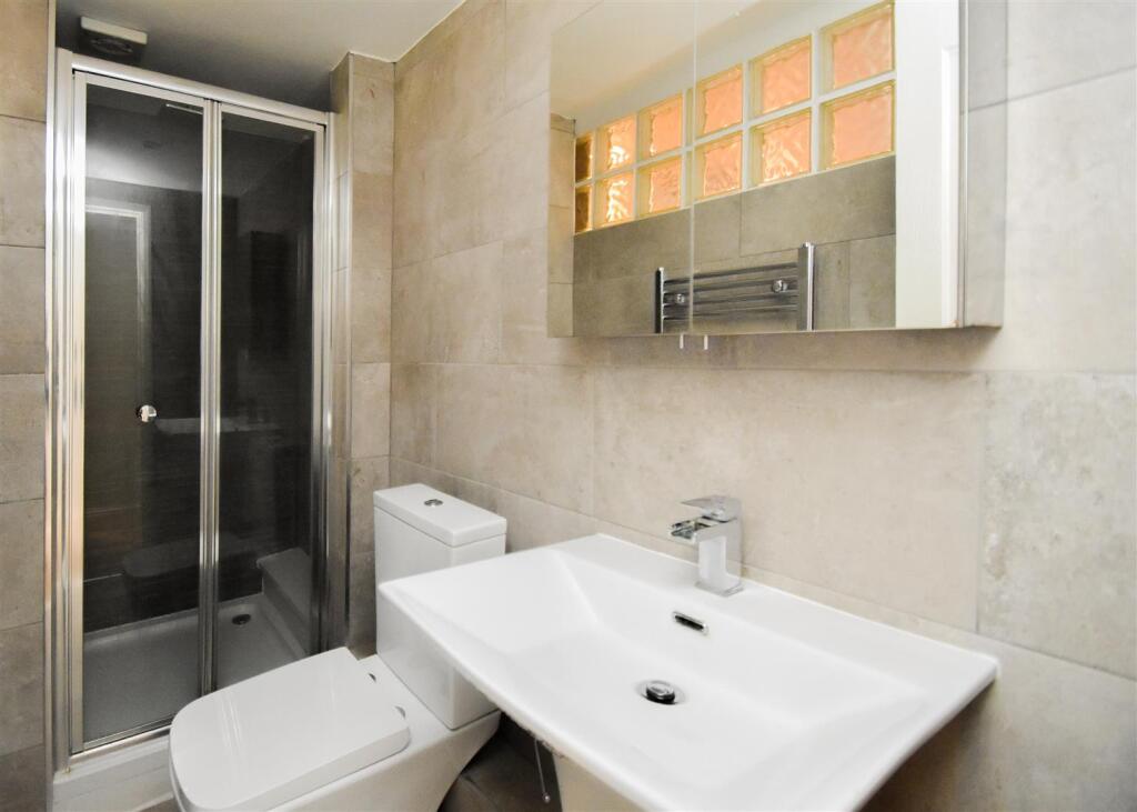 6 Codsall Road-17.jpg