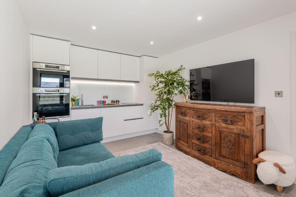 Annexe - Kitchen/Living