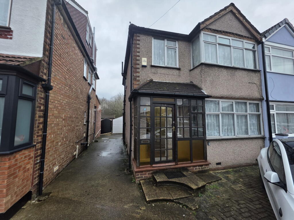 Roseville Road,Hayes,UB3 4QY