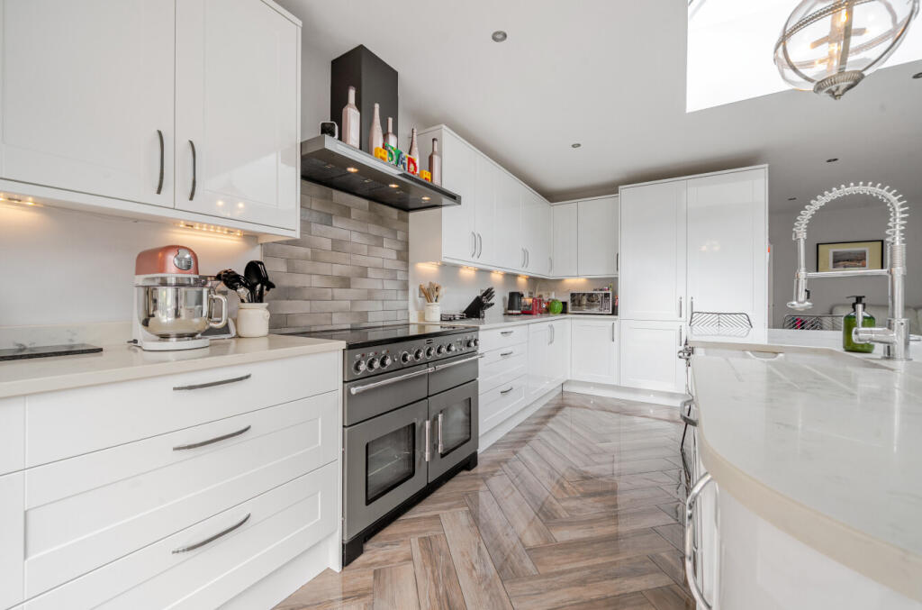 1309405-13-684996...