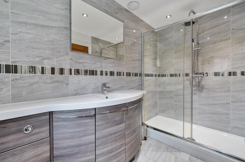 1309481-18-684857...