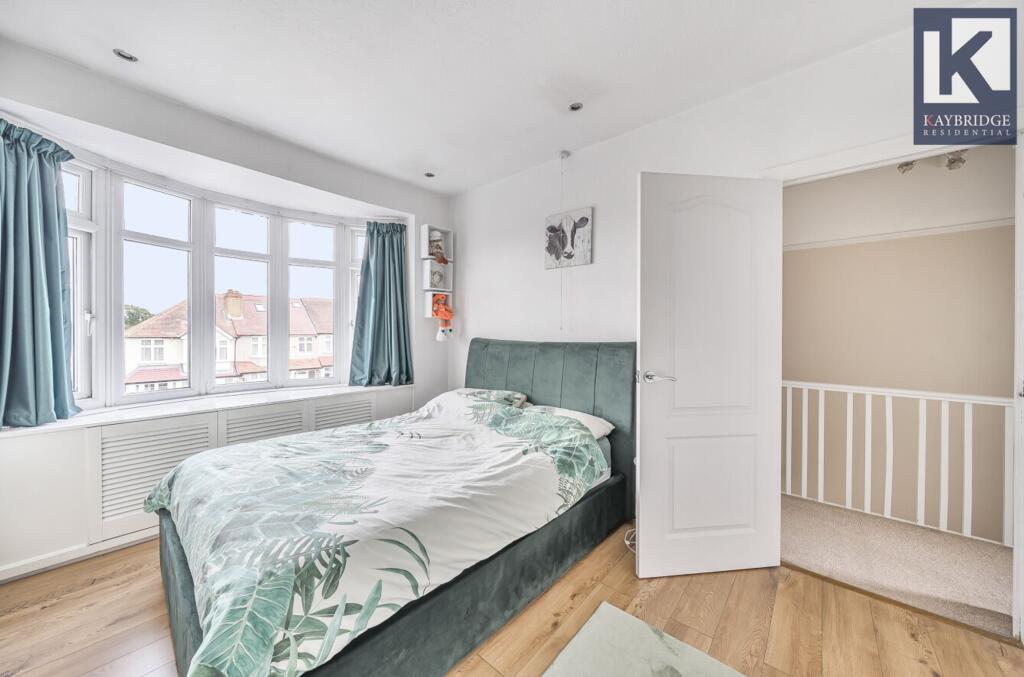 Worcester Park - KT4 8XZ