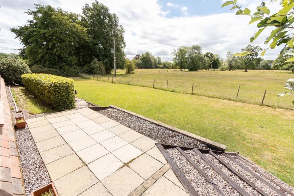 Honeysuckle Cottage, Stanford On Avon (28).jpg