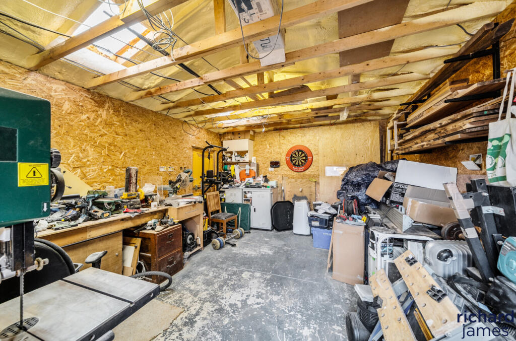 e6e579905ff94ec68445f1a1f05bd5f5