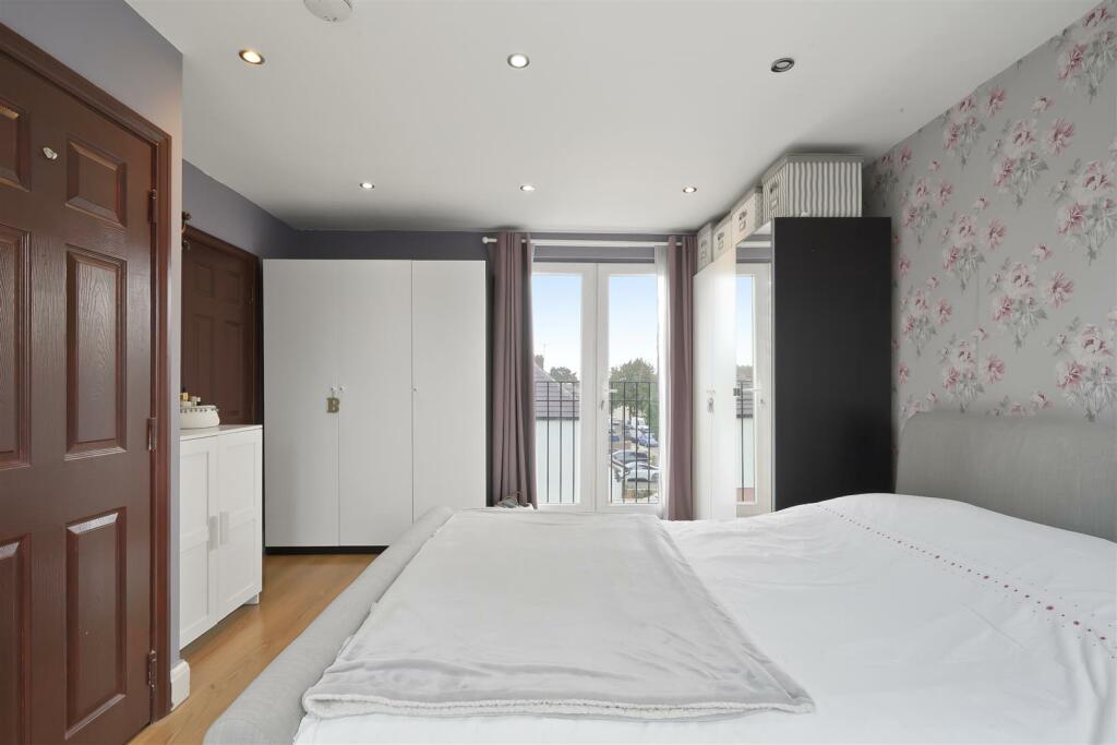 16 Danemead Grove - ToSdGAoSkHUN8i55BwmV.jpg