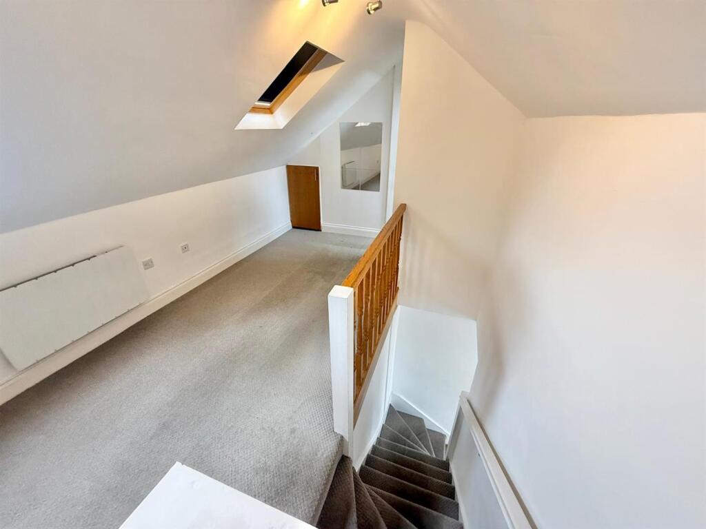 Davidson Frost-Wellings, DFW Gordon Avenue, Bedroo