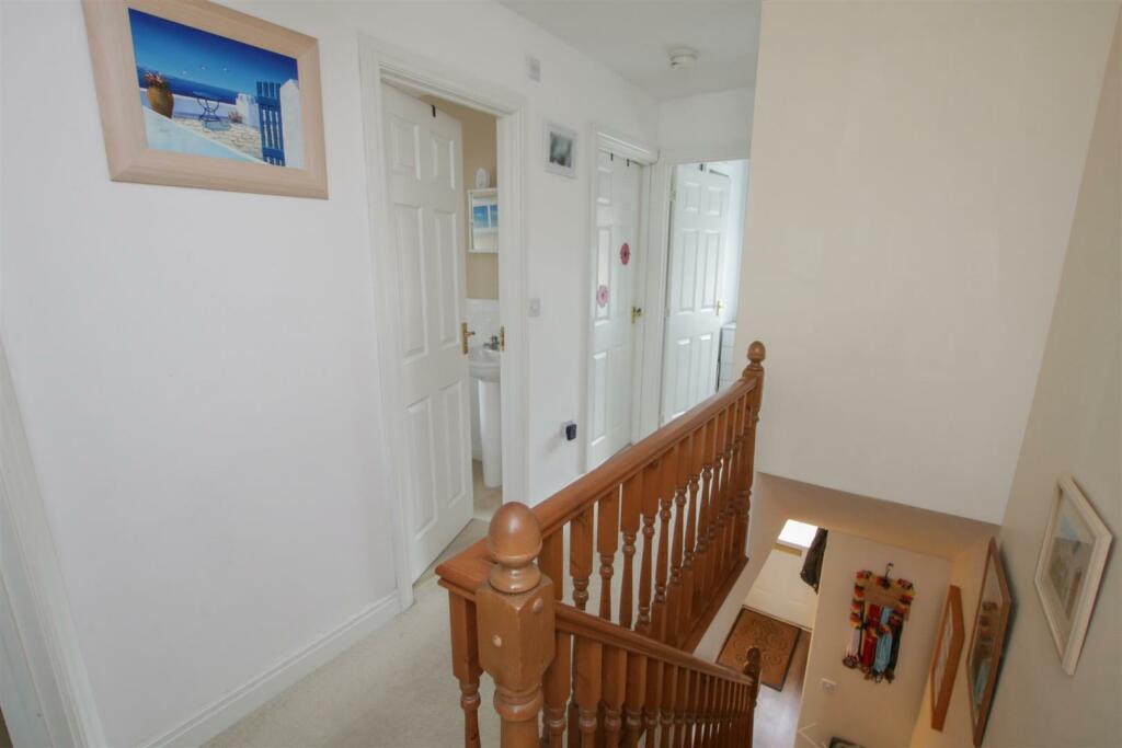 FIRST FLOOR LANDING